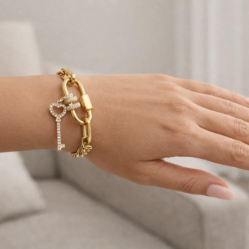 NEW 18K GOLD PLATED CUBAN BRACELET WITH KEY CHARM